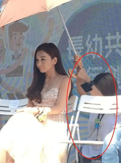 女明星让助理跪下,娱乐圈的权力与尊严之争